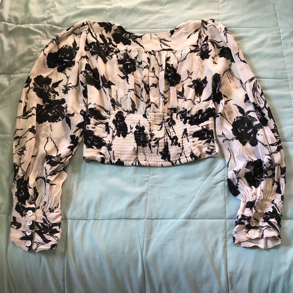 Free People creamy white long sleeve crop with buttons and black floral pattern - Picture 2 of 6